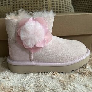 New Ugg toddler girls pink boots 8